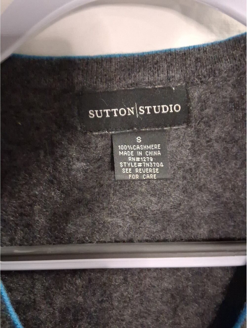 Sutton Studio Gray Cashmere Cardigan V-Neck Button-Up Blue Hearts Small O2 - Picture 4 of 8